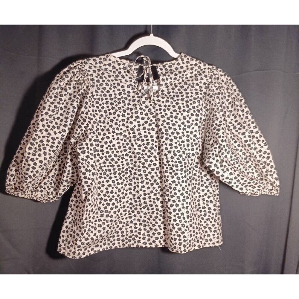 H&M Black White Floral Medium Flowy Quarter Sleeve Blouse Top Lightweight - Picture 2 of 6